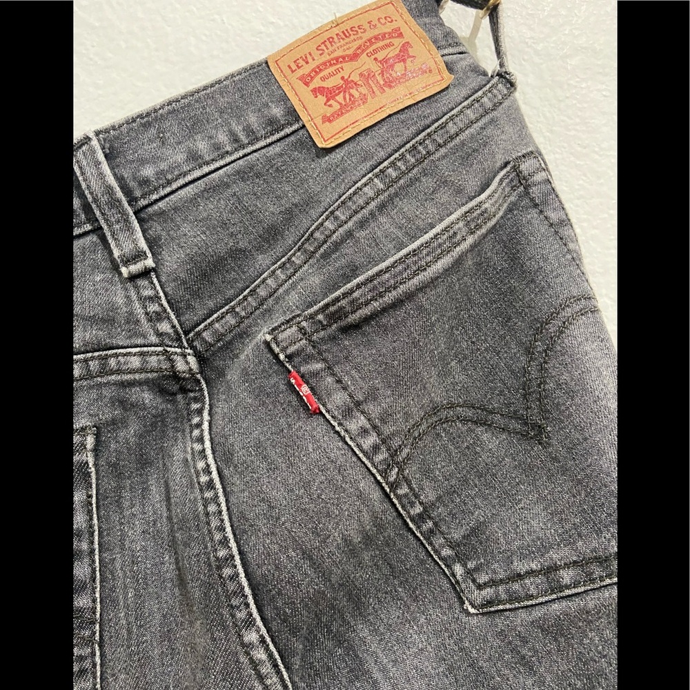 Levi’s wedgie skinny, washed out black color, size 28
